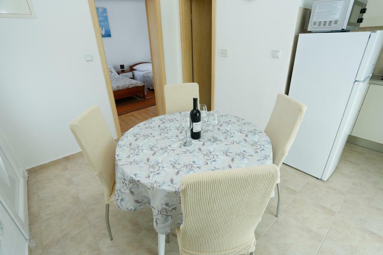 Apartman Paula 1 Apartment Vinisce Exterior photo